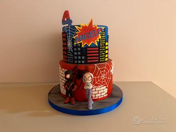 Torta finta tema spiderman