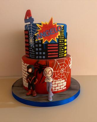 Torta finta tema spiderman