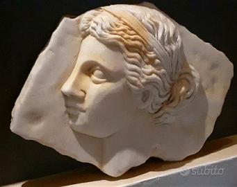 Frammento di marmo greco Thassos "Testa Afrodite"