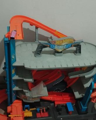 Hot wheels ultimate garage