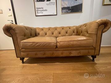 Divano Chesterfield in pelle  Cargo