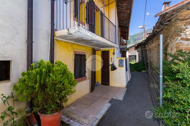 CASA SEMINDIPENDENTE A VAL DELLA TORRE