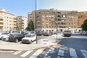 Appartamento di 300 m² con più di 5 locali e box a