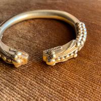 Bracciale con testa doppia di serpente