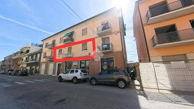 3 LOCALI A CIVITANOVA MARCHE