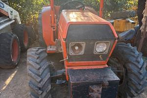 Trattore agricolo