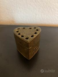 Scatola pprtagioie in ottone India forma cuore