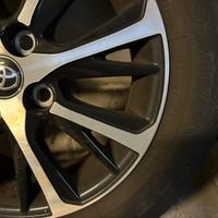 4 cerchi Toyota completi di Gomme Dunlop.