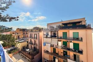 3 LOCALI A POZZUOLI