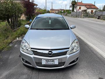Opel Astra 1.7 CDTI 110CV 5 porte Cosmo