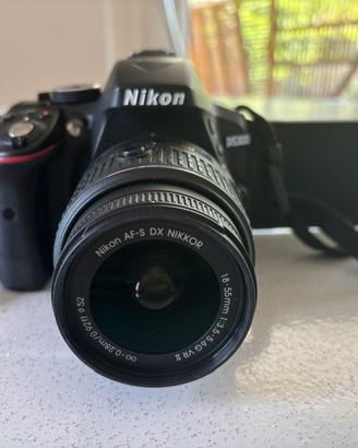 Nikon D5300 24.2Mpx (Lente 18-55mm f/3.5-5.6 VR)