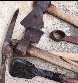 Attrezzi lavoro antichi