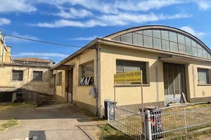 Immobile di 1200 m² con 4 locali a Sasso Marconi