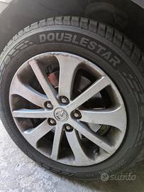 4 cerchi in lega con gomme