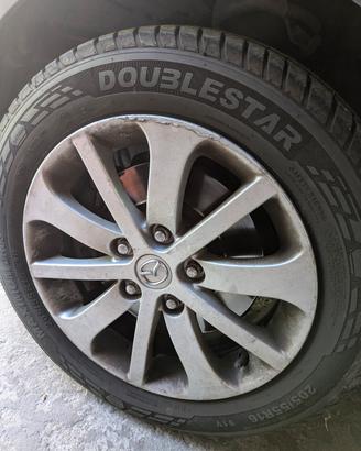4 cerchi in lega con gomme