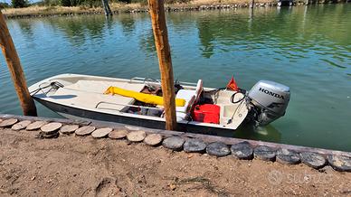 boston whaler 13 sport classic con Honda 40 hp