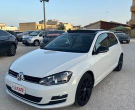 Volkswagen Golf 2.0 TDI DSG 3p. Highline BlueMotio