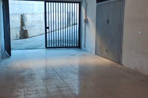 Ampio garage in Viale Alessandro Manzoni