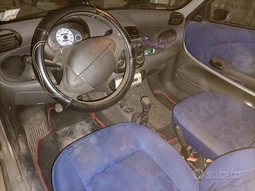 Fiat 600 grigio metallizzato