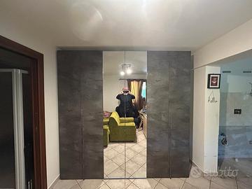   armadio 6 ante pari al nuovo