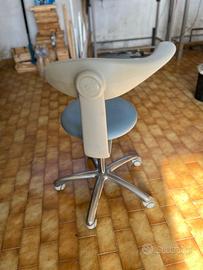 Sgabello professionale con schienale – regolabile