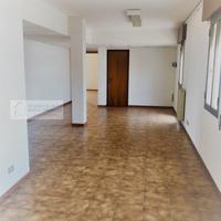 Locale direzionale al primo piano