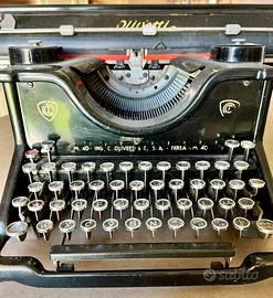 Macchina da scrivere Olivetti