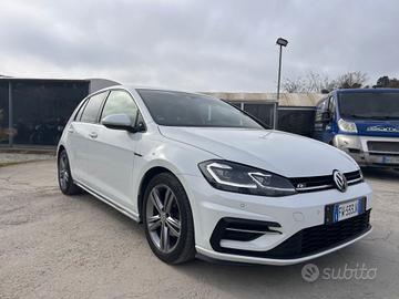 Volkswagen Golf 7.5 1.0 TSI 115cv R-LINE