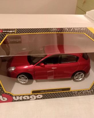 Alfa Romeo Giulietta 1/24 Bburago nuova 