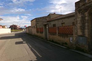 casa anni 70 su lotto di 618 mq