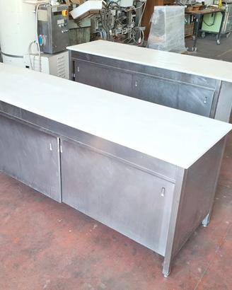 2 banchi armadiati con piano in teflon usati