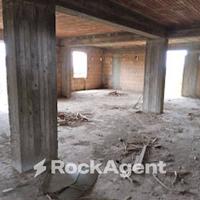 PALAZZO IN COSTRUZIONE