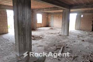 PALAZZO IN COSTRUZIONE