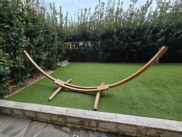 Amaca con struttura in legno