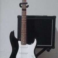 Chitarra Squier Bullet Stratocaster Hardtail HT