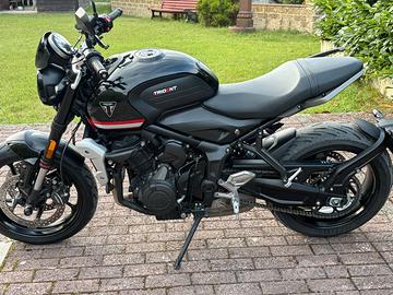 Triumph Trident 660 03/2022 — 13.881 km