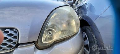 TOYOTA YARIS 2003 - FARO ANTERIORE SINISTRO
