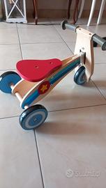 triciclo in legno