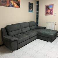 Divano grigio antracite