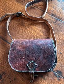 borsa a tracolla artigianale in vero cuoio 