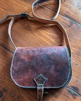 borsa a tracolla artigianale in vero cuoio 
