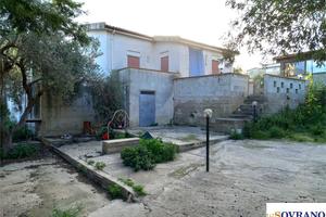 VILLAGR. DI CARINI: VILLETTA CON ESTERNO