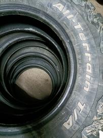 4 BF Goodrich All-Terrain 245/70 r16 T/A