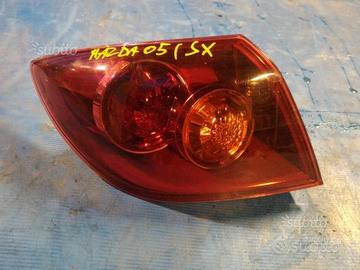 Fanale stop esterno post sx mazda 3 anno 2005