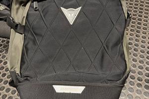Zaino moto dainese e borsa givi