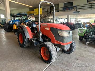 TRATTORE MARCA KUBOTA MOD. M 7040 NARROW