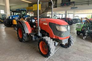 TRATTORE MARCA KUBOTA MOD. M 7040 NARROW