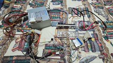 Materiale vario per assemblare un PC