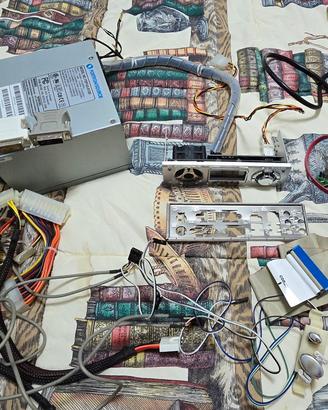 Materiale vario per assemblare un PC