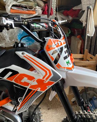 Si vende moto pit bike 125